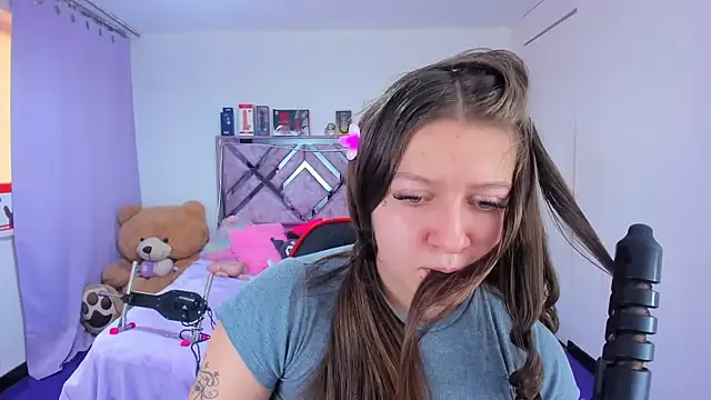 XXX chat uživo modela Luna_Analya
