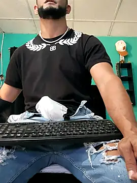 PIGHIGHDIRTY_p0n Webbikameraesitys