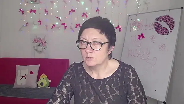 EmilyL0ve Live XXX Chat