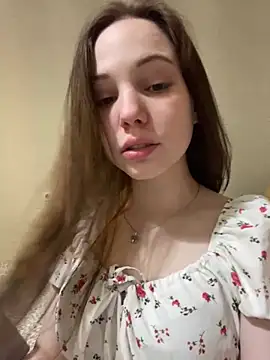 Maggi_Shine's Live XXX Chat