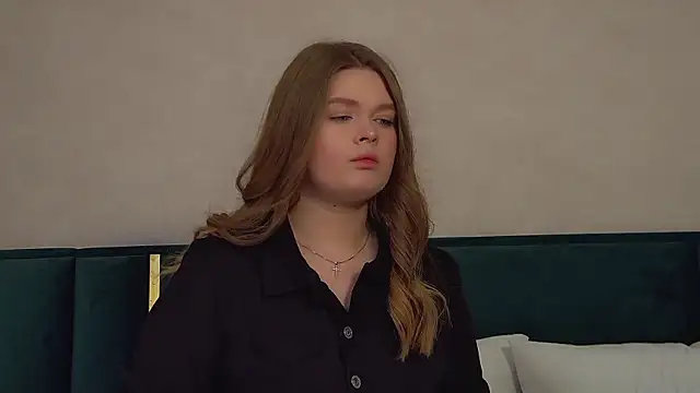 CrystalLyons' Live XXX Chat