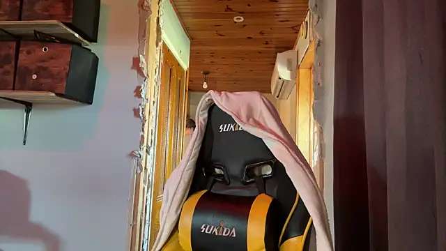 SillyDillyNewfie's Webcam Show