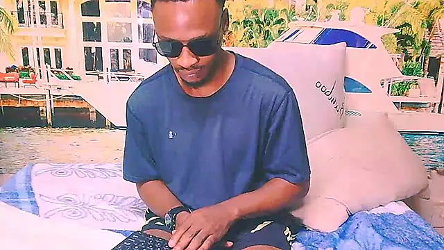 EbonyTiger69's Webcam Show