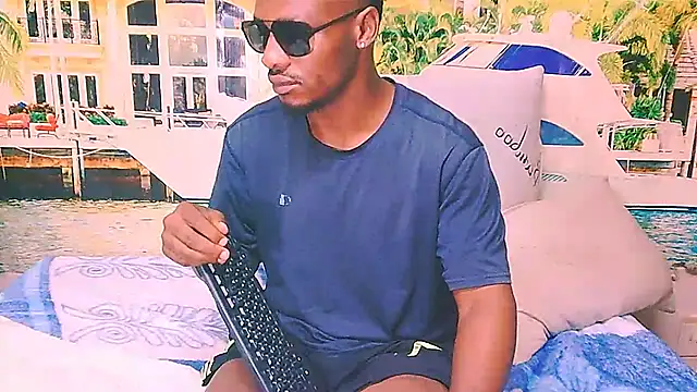 EbonyTiger69 Webcam Show