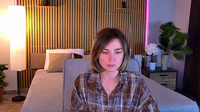 EmeraldGlow Adlı Modelin Canlı XXX Sohbeti