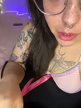 Chat XXX en directo de Mizztikaa