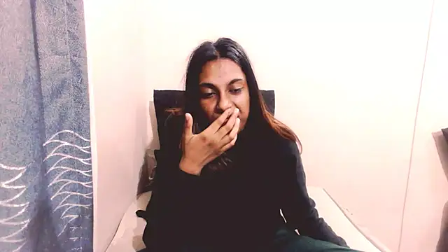 EROTIC_FAY live XXX chat