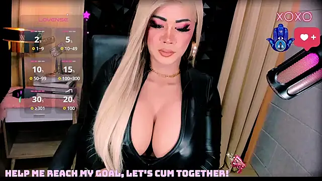 HugeMagnificent11inCock Adlı Modelin Web Kamerası Şovu