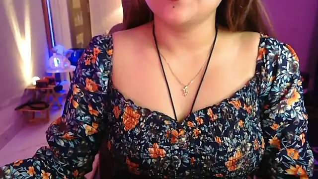 Mitikaa's Live XXX Chat