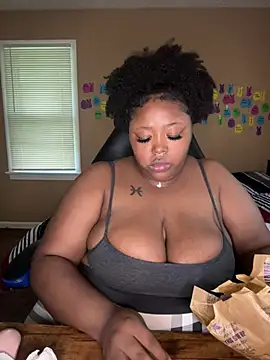 Chocolatebunnyxx96 现场XXX聊天