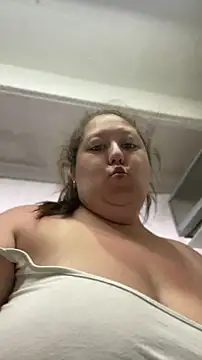 Chat +18 de Chloee_Peach ao vivo