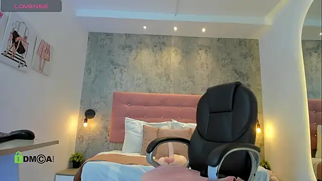 RomaBellanova Adlı Modelin Canlı XXX Sohbeti