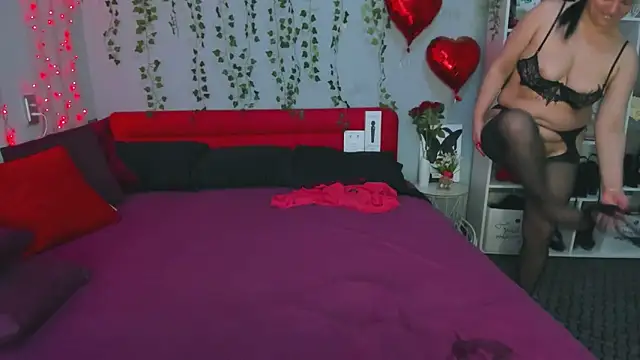 DarlingMilf's Live XXX Chat