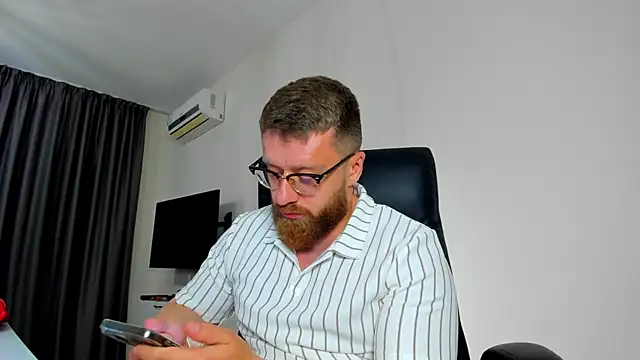 Findom_guy's Webcam Show