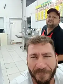 Chat +18 de RobertoLuiz84 ao vivo