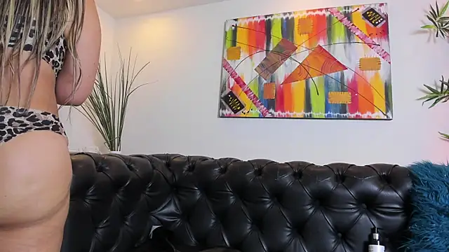 IsabellaLuxeXXX's Live XXX Chat