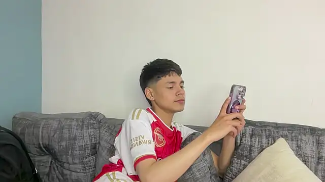 แชท XXX สดของ Andy_Belier23