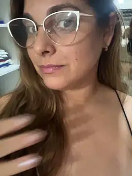 Show de Mariiii_morena na webcam