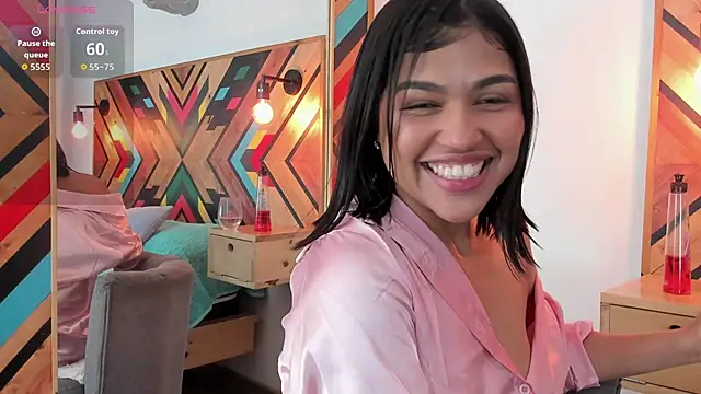 XXX chat uživo modela NaiirobiSwan