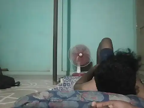 Tamilgud23のライブXXXチャット