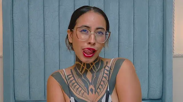 NicoleBlum – Naživo XXX chat