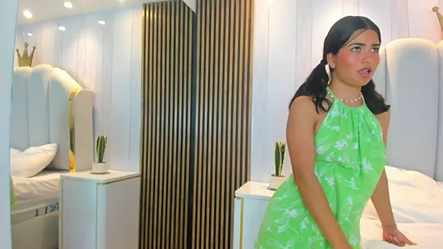 Hana_Queen_ Show in webcam