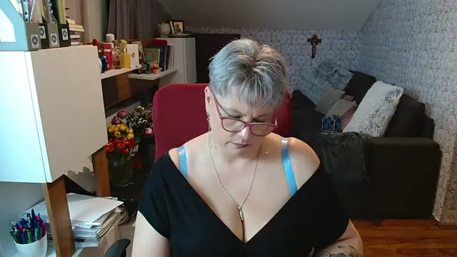 Pertunjukan Kamera Web bigtits4you