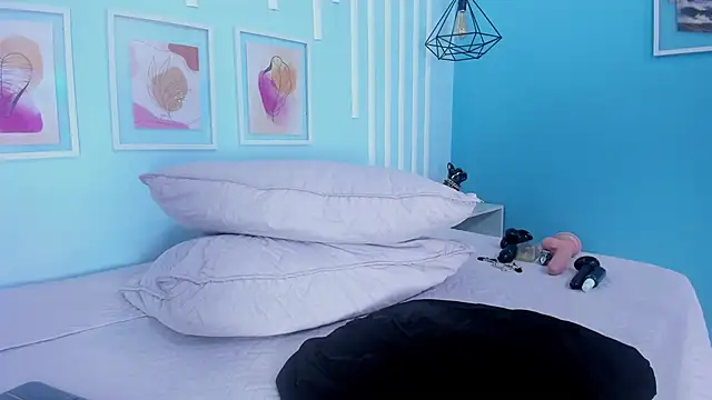 Saray_Becker_ Pertunjukan Webcam