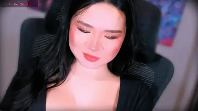 xBigSurpriseLorainex – Kamerová šou