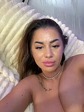 XXX chat uživo modela KirstieVegas