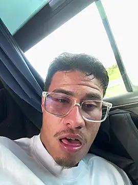 Chat +18 de TavoHot_ ao vivo