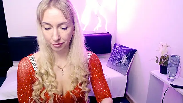 Cute_Smile_Shy Chat XXX live