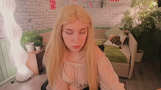 miraiakik's Live XXX Chat