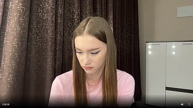 XXX chat uživo modela NuDonzze
