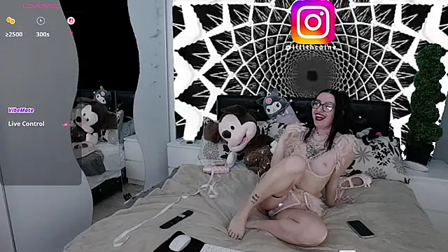 LilithcaineのライブXXXチャット