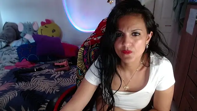 BasmaHernandez Chat XXX in diretta