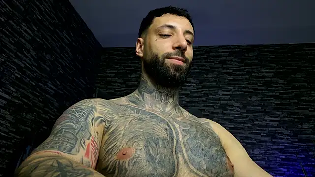 دردشة MasculineGuy99 الجنسية المباشرة