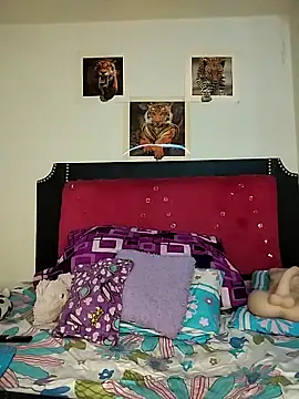 XXX chat uživo modela Meriiida