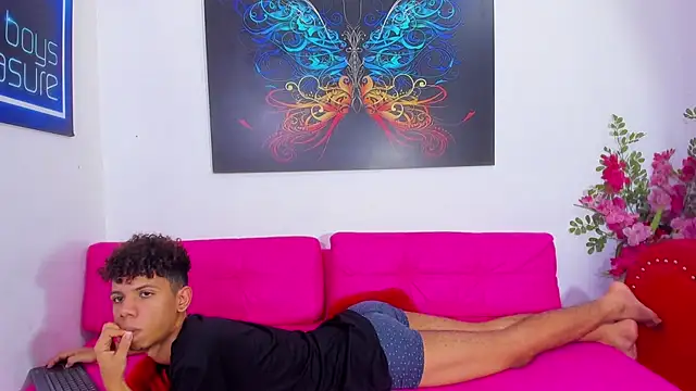 Show modela Spicy_guys na web-kameri