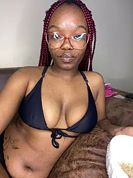 YummyMelanin117 webkamerás műsora