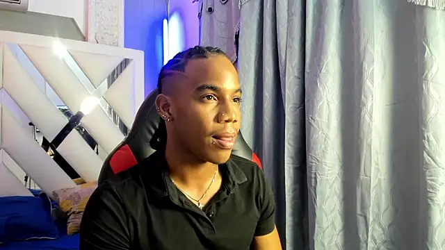 Show modela axel_silva4 na web-kameri