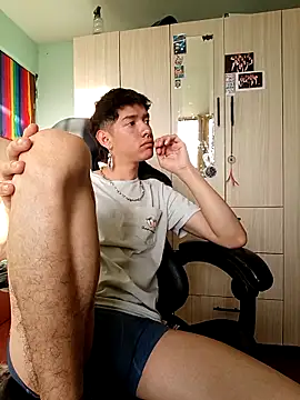 Chat +18 de heyy_noah11 ao vivo