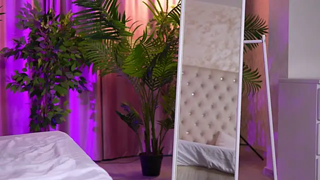 Chatroom XXX en direct de LalaRoze