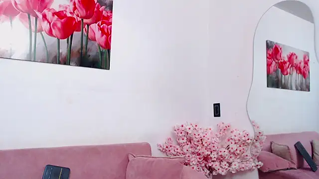 pinky_f00x's Live XXX Chat