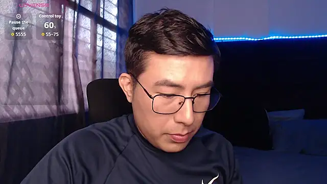 andrewmhilton_ Show Webcam
