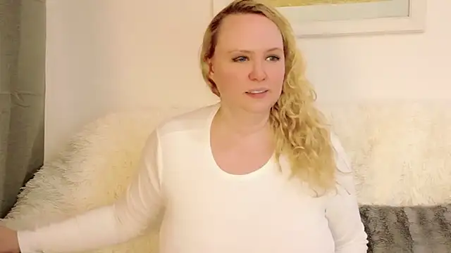 Sarah4you's Live XXX Chat