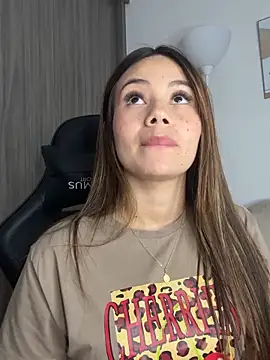 Tamaraserra: онлайн-секс-чат