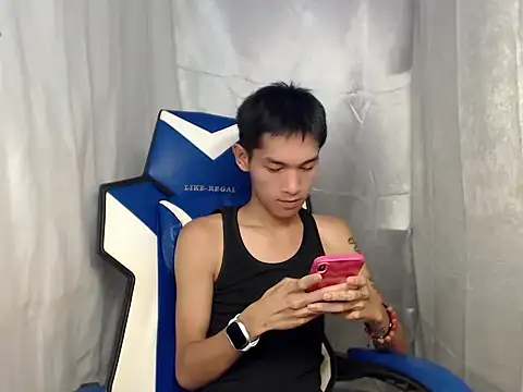 Онлайн чат XXX riks_tyler