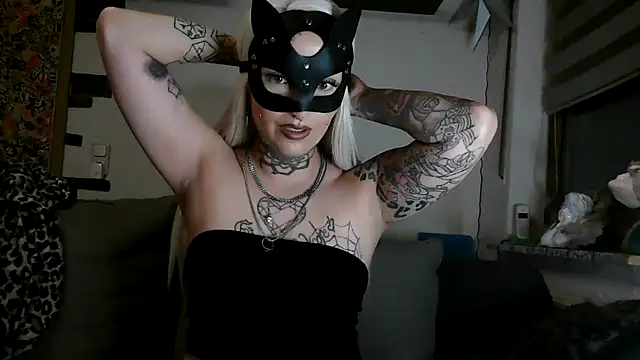 Živý XXX chat RoxxyInk