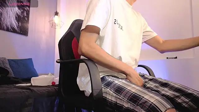 Zack_isback's Webcam Show